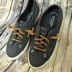 Women’s Sperry top-sider slip on boat shoe ⛵️